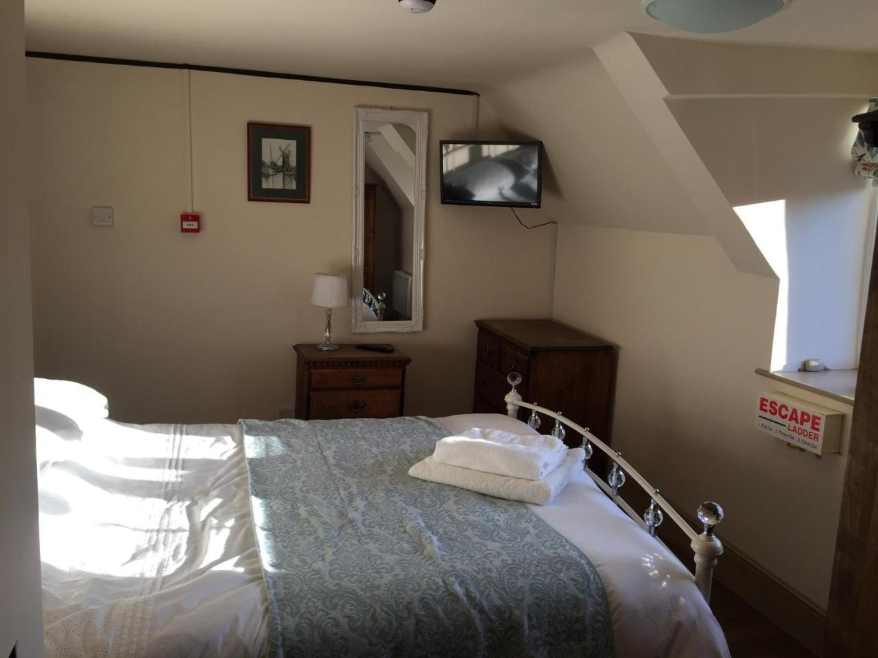 Smallburgh The Crown Inn المظهر الخارجي الصورة